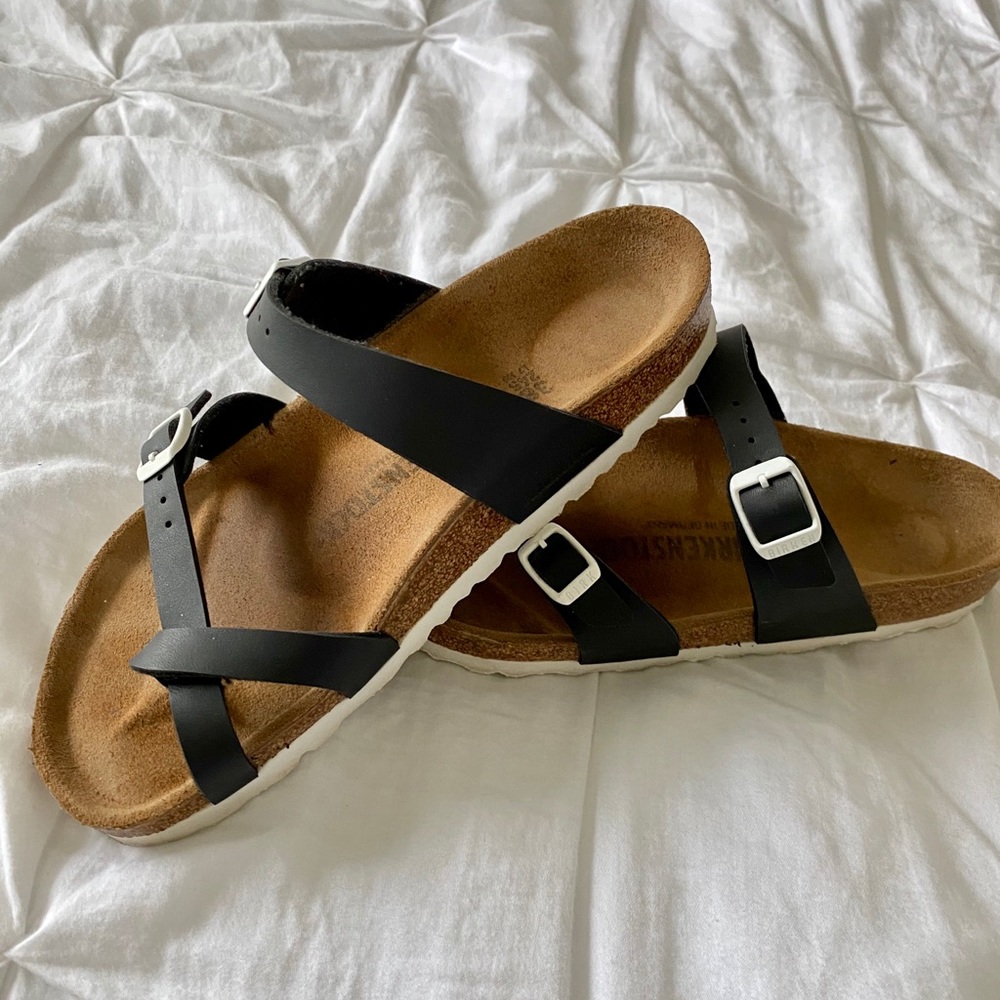 Size 38 White and Black Mayari Birkenstocks!